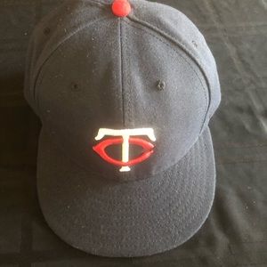 Minnesota Twins New Era Hat Major League Baseball Size 8 Minneapolis/St. Paul
